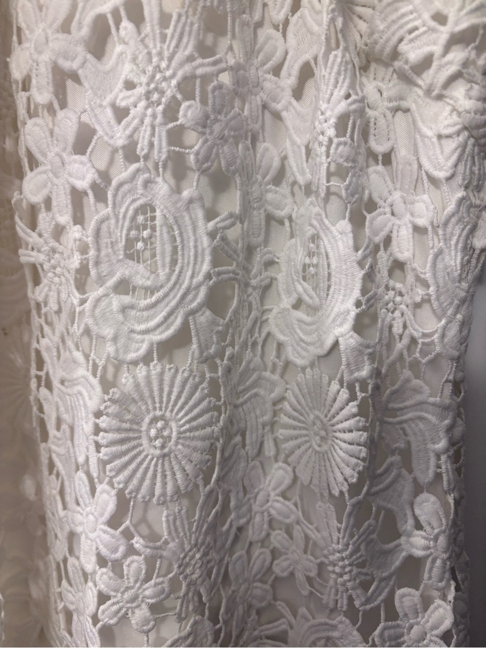 Lulus White lace dress with zipper back, fully lined, Size Medium - Picture 3 of 5